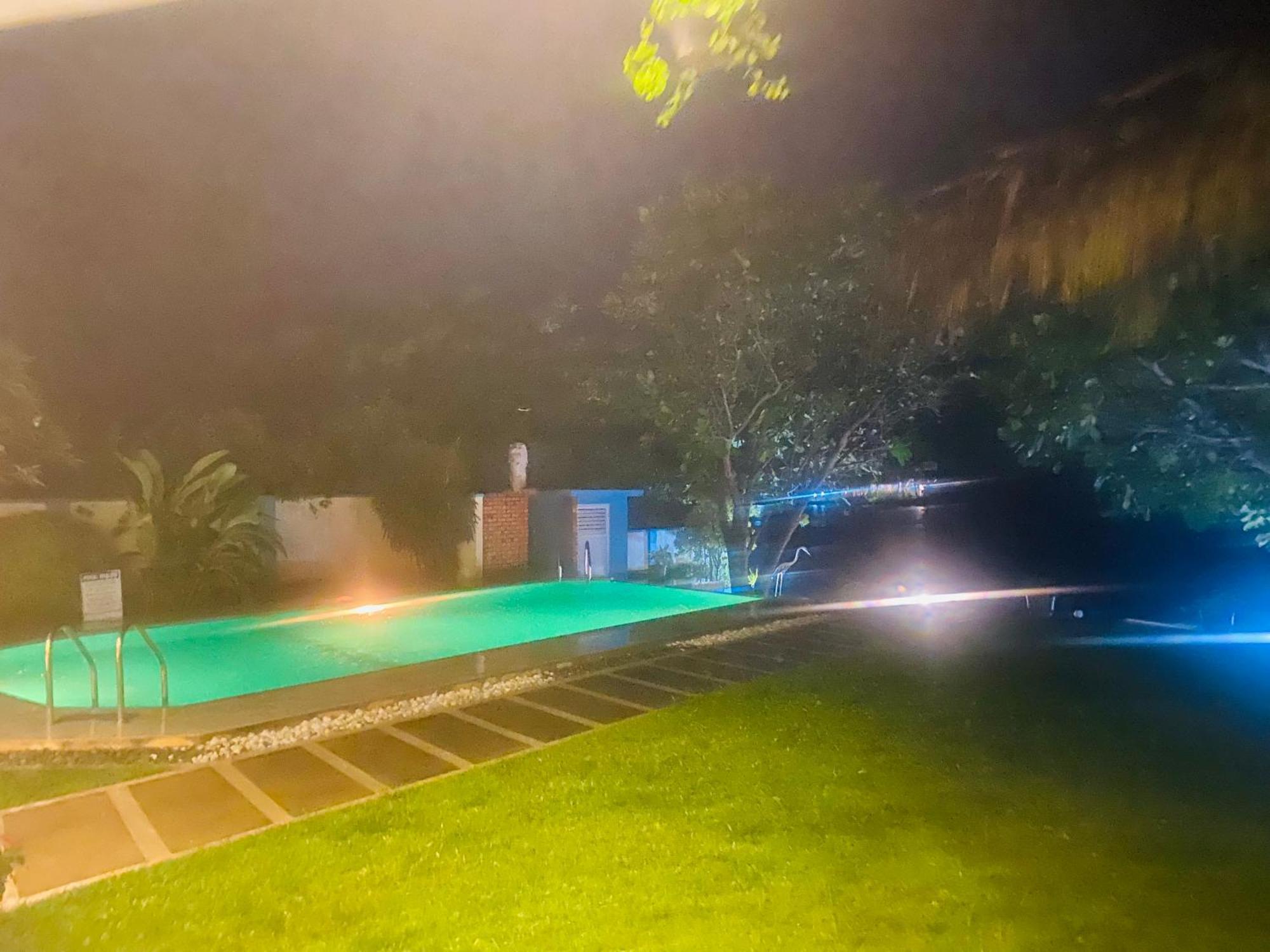 Villa Riverside Алутгама Экстерьер фото