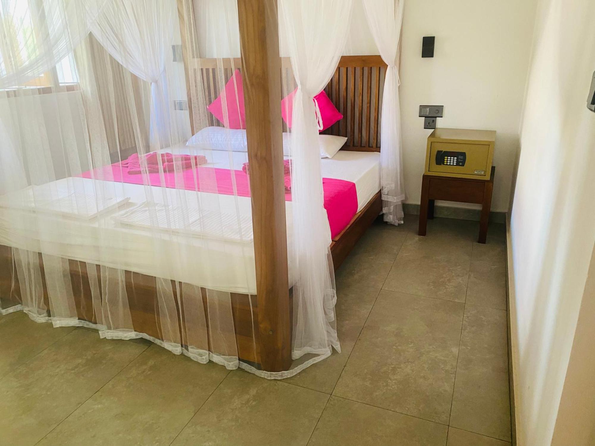 Villa Riverside Алутгама Экстерьер фото