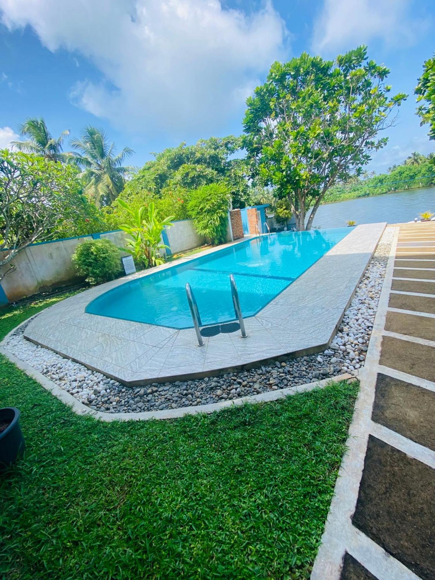 Villa Riverside Алутгама Экстерьер фото